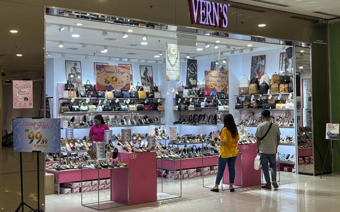 Fact Check Darwin Reportedly Converted To Christianity And Renounced